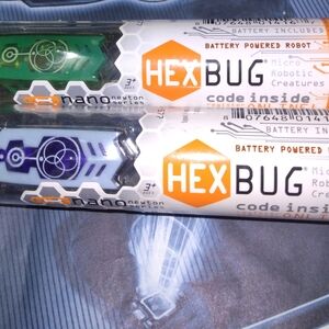 HEXBUG Nano Newton Series - Green and Blue Micro Robots